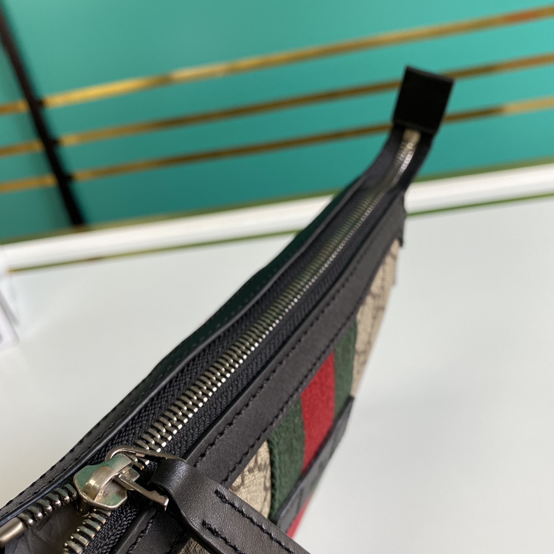 Gucci Web GG Supreme Flat Messenger  - DopestKickz
