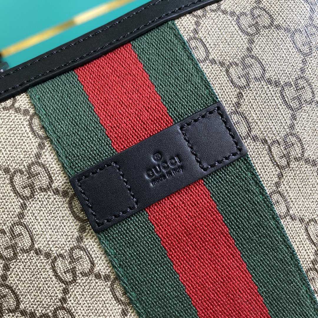 Gucci Web GG Supreme Flat Messenger  - DopestKickz