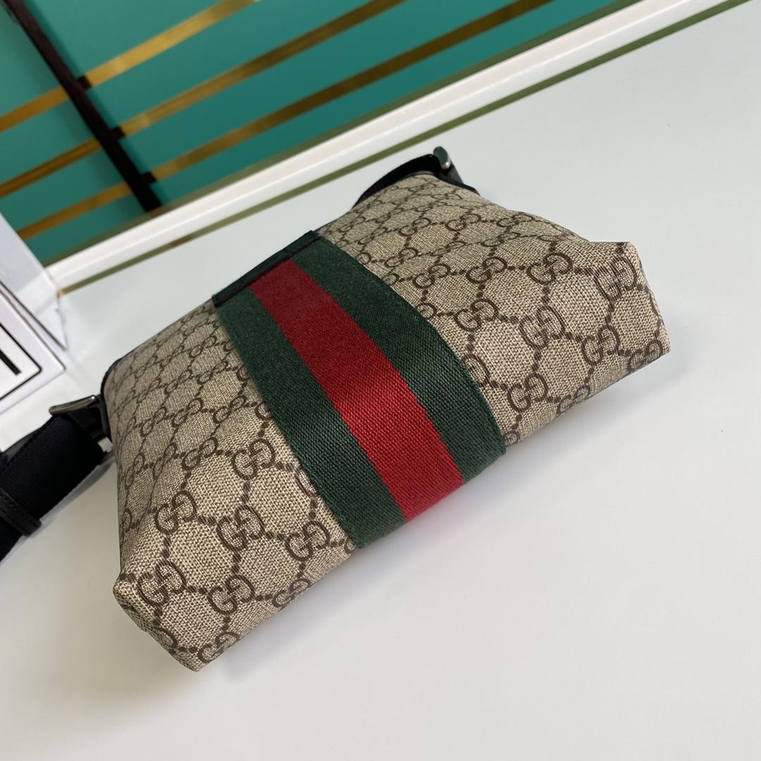 Gucci Web GG Supreme Flat Messenger  - DopestKickz