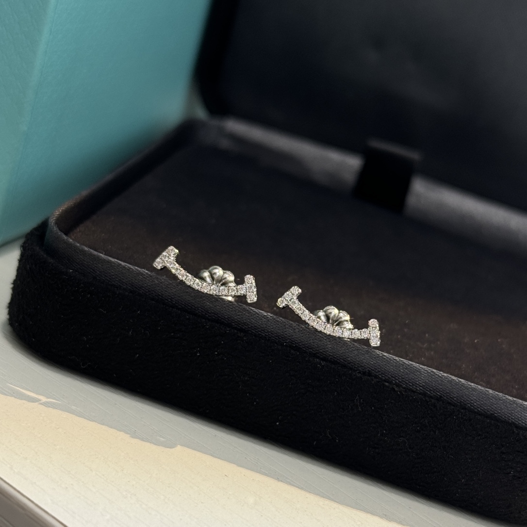 Tiffany & Co. Smile Earrings - DopestKickz