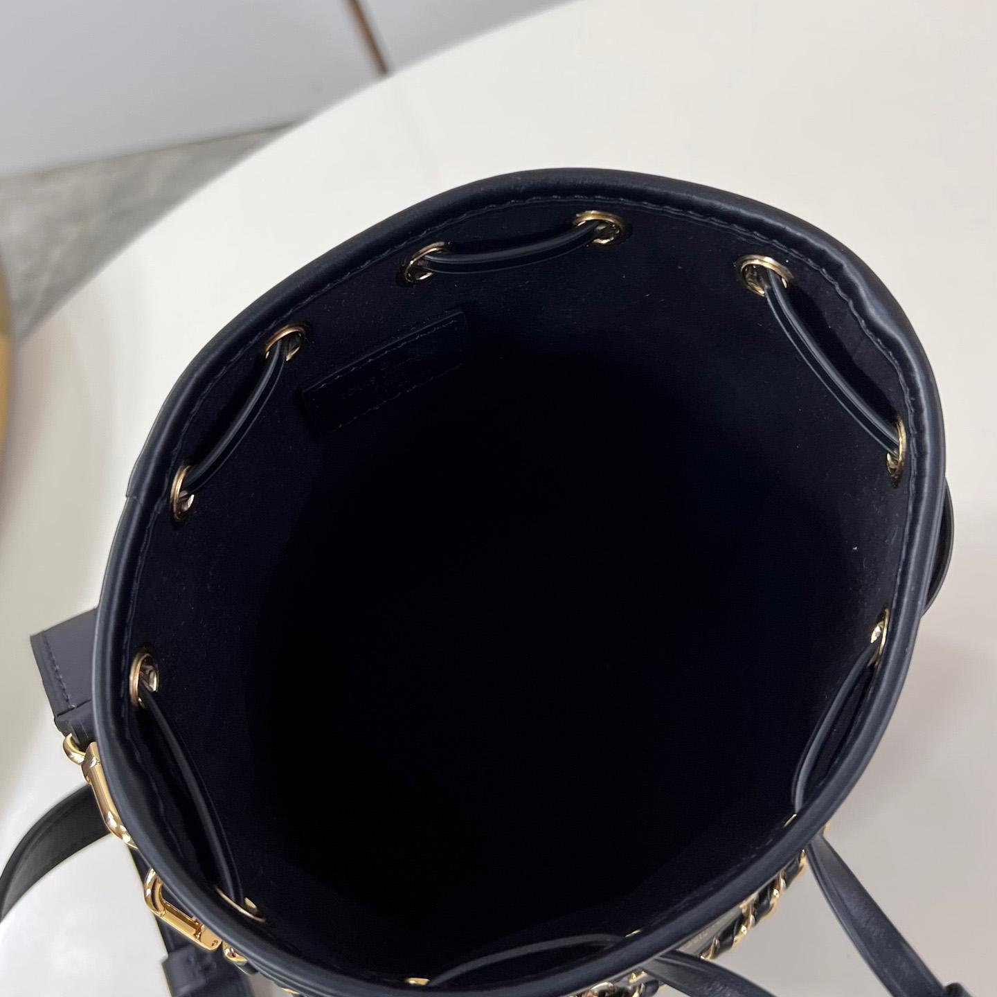 Louis Vuitton Canoé   M83480 - DopestKickz