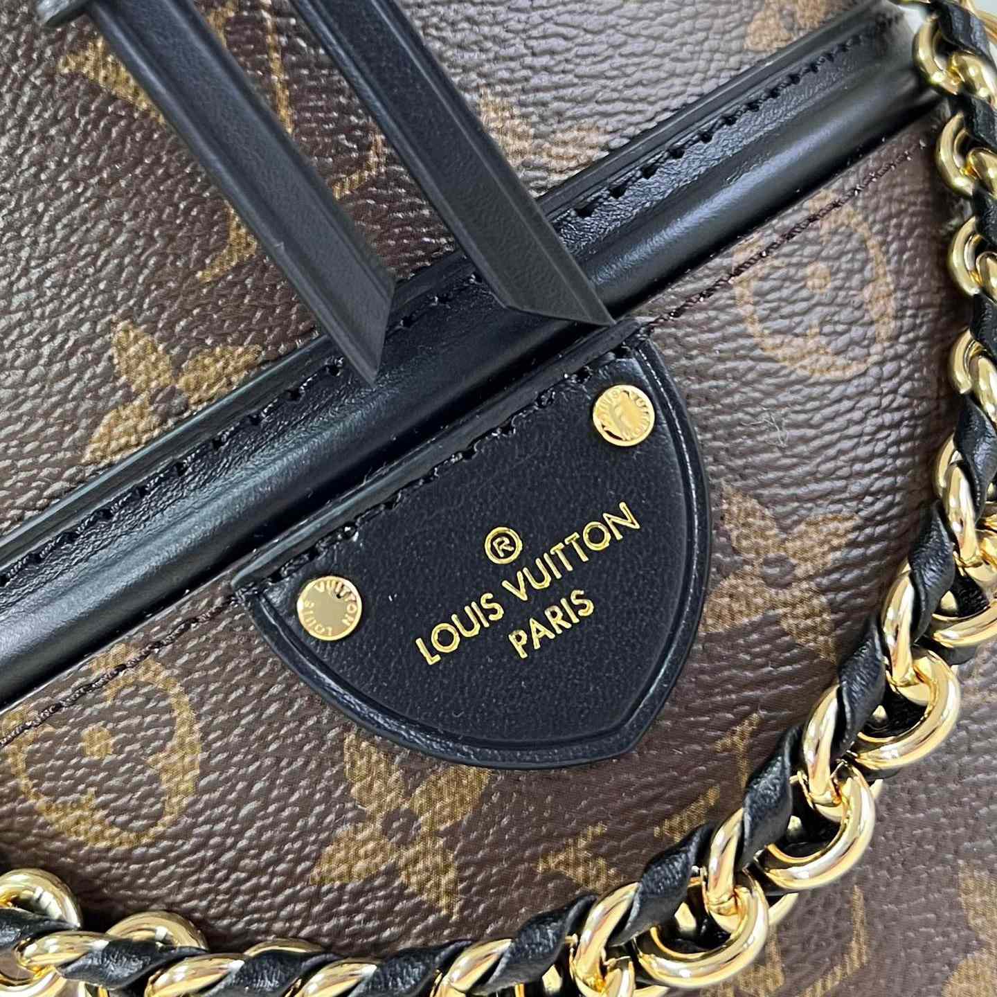 Louis Vuitton Canoé   M83480 - DopestKickz