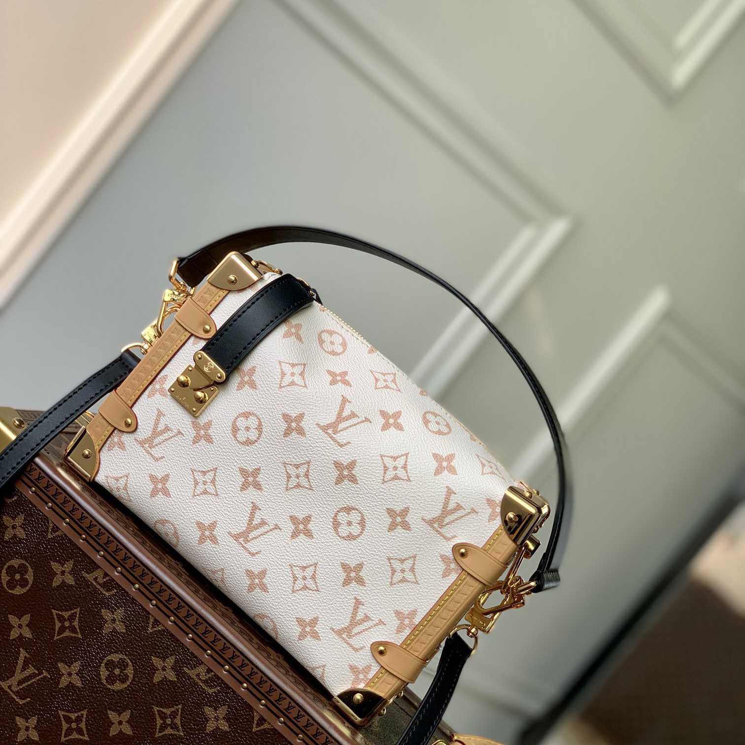Louis Vuitton Side Trunk MM   M46907 - DopestKickz