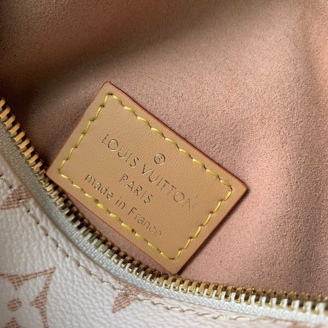 Louis Vuitton Side Trunk MM   M46907 - DopestKickz