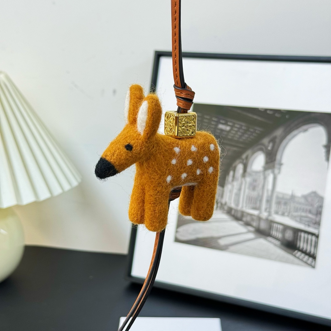 Loewe Deer Charm In Felt And Calfskin - DopestKickz