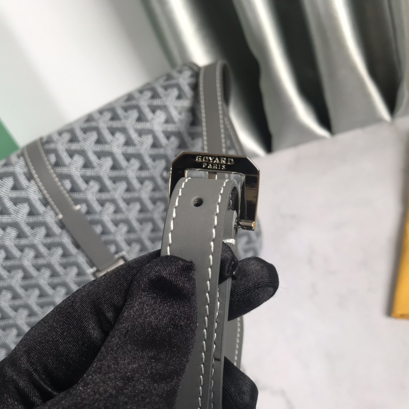 Goyard Belvedere MM Bag - DopestKickz