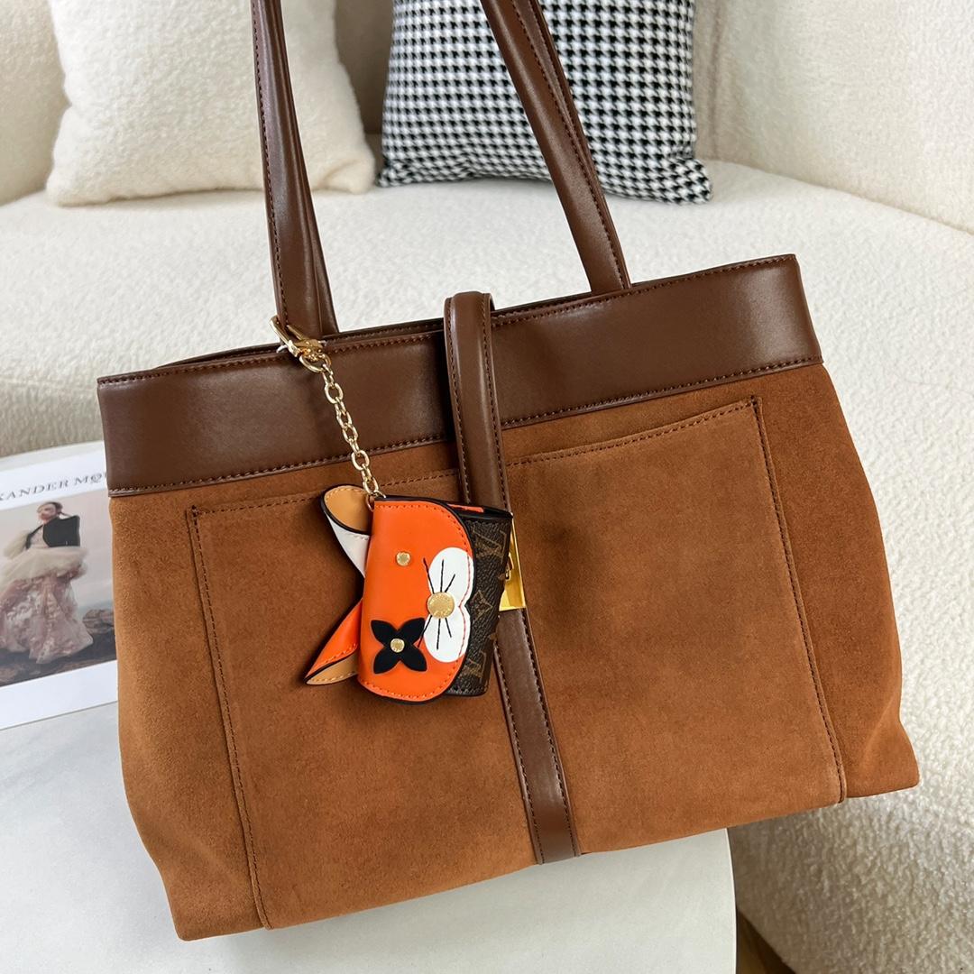 Louis Vuitton Cat Earpods Case   GI0862 - DopestKickz