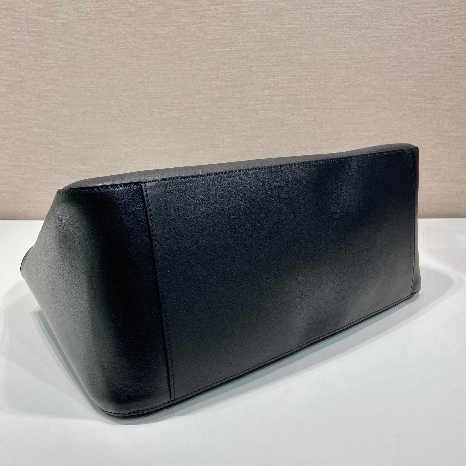 Prada Large Leather Tote Bag - DopestKickz