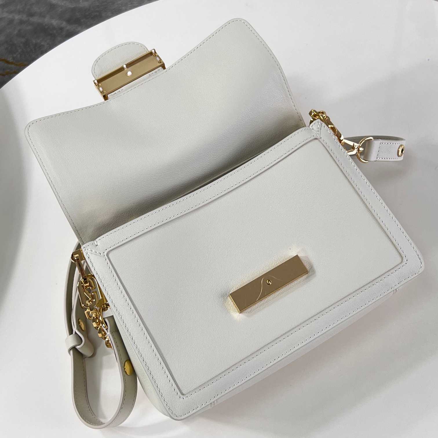 Louis Vuitton Dauphine Soft MM   M25050 - DopestKickz