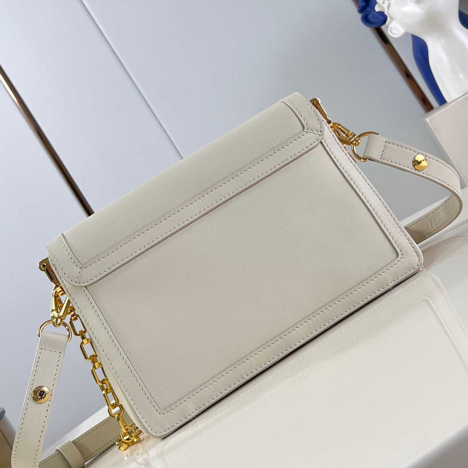 Louis Vuitton Dauphine Soft MM   M25050 - DopestKickz