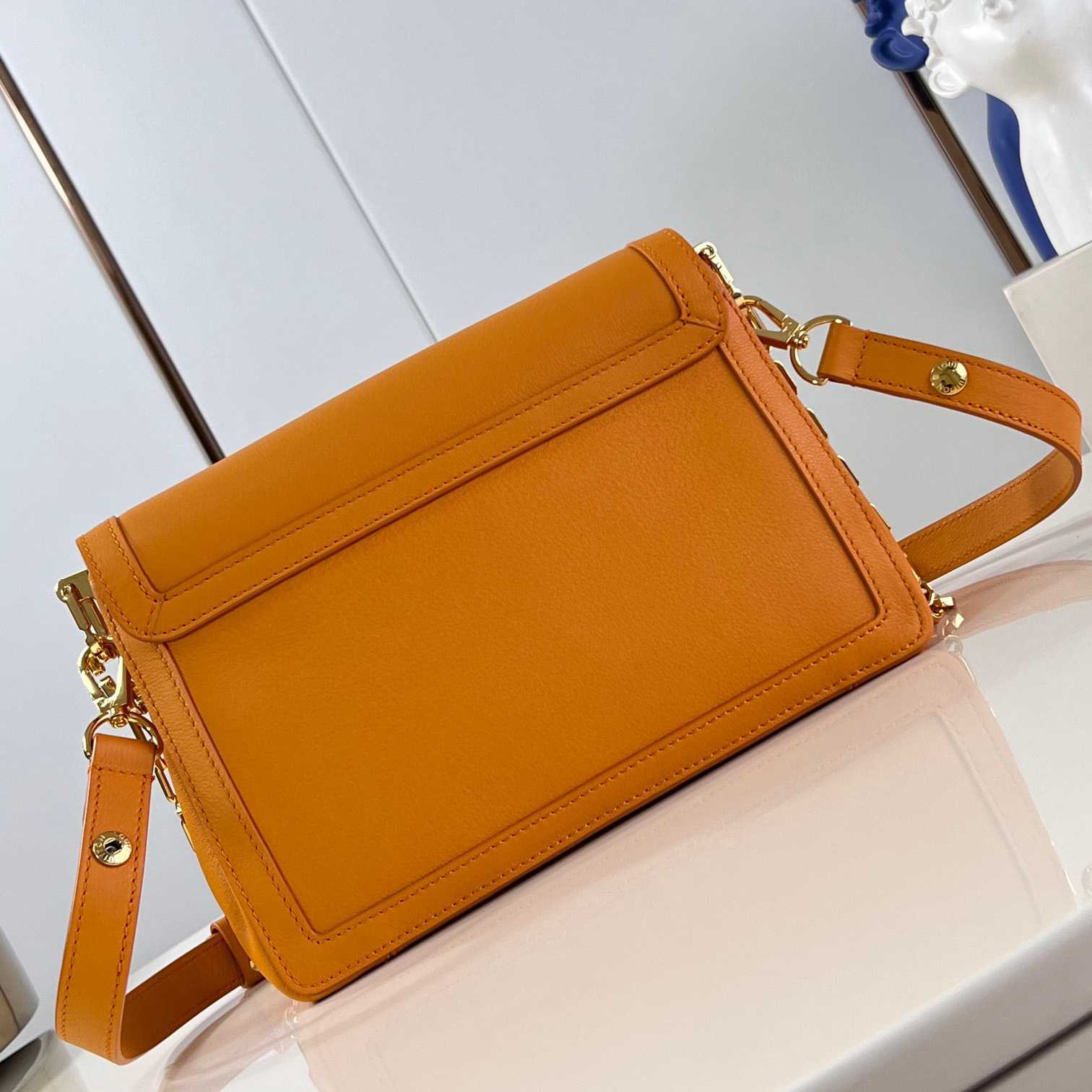 Louis Vuitton Dauphine Soft MM   M25048 - DopestKickz