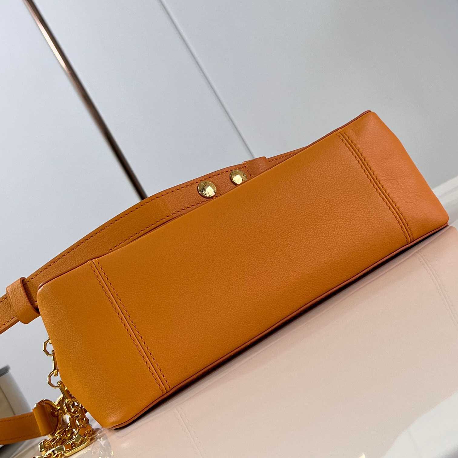 Louis Vuitton Dauphine Soft MM   M25048 - DopestKickz