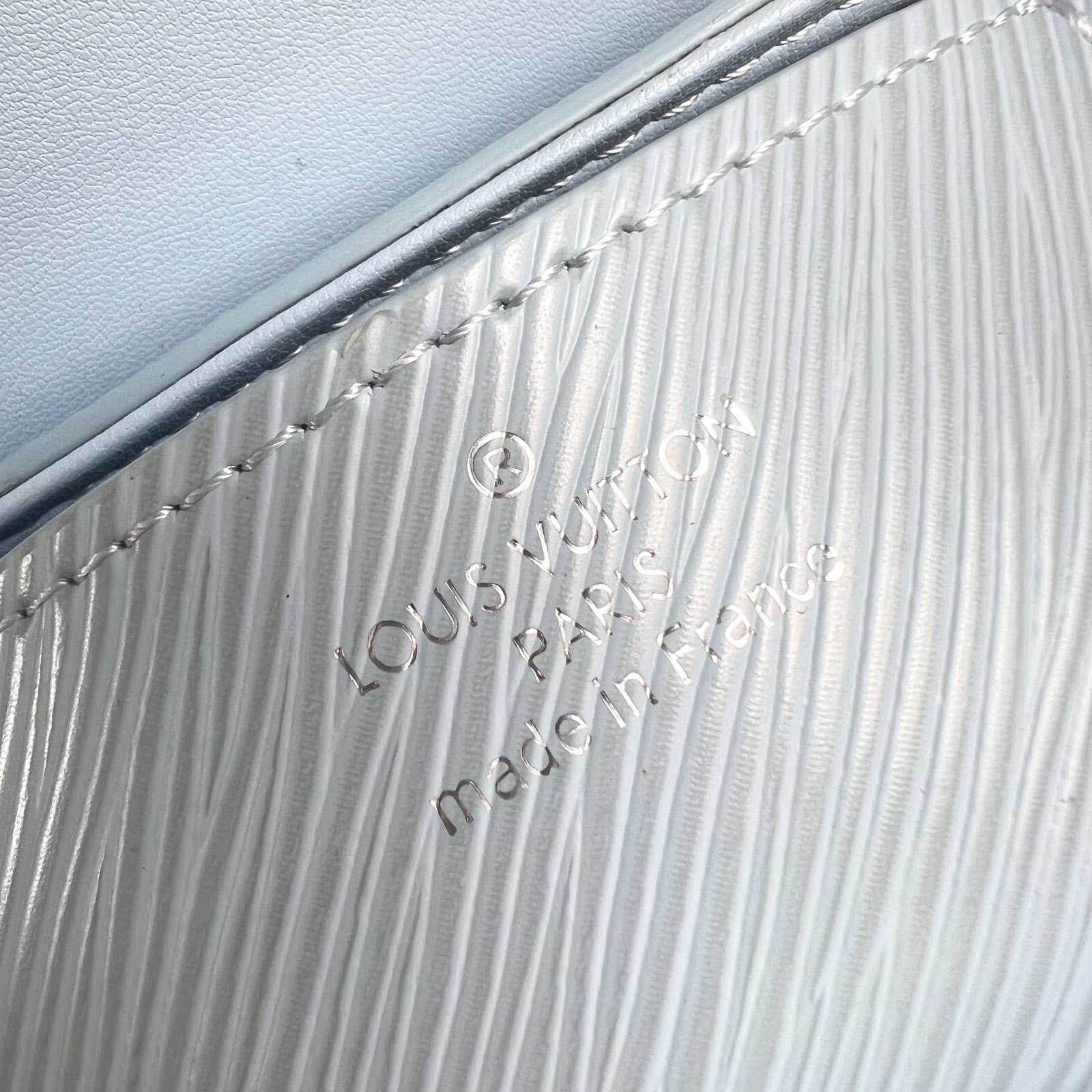 Louis Vuitton Twist West   M24566 - DopestKickz