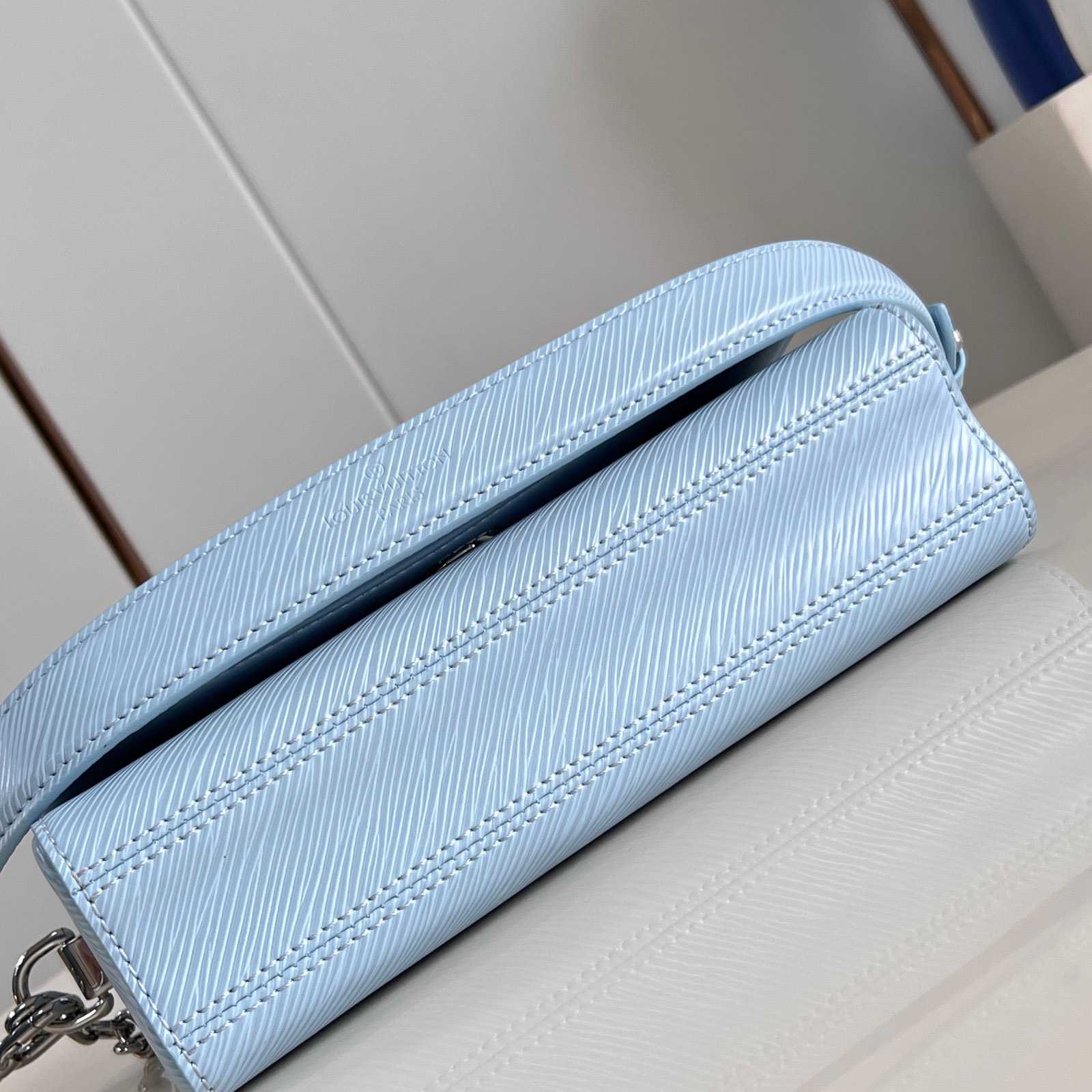 Louis Vuitton Twist West   M24566 - DopestKickz