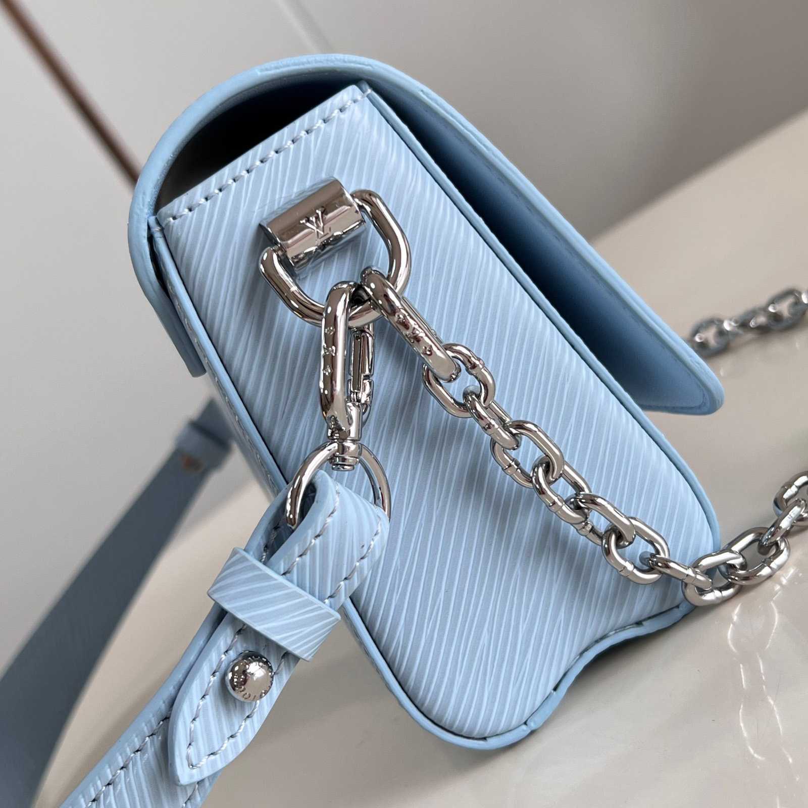 Louis Vuitton Twist West   M24566 - DopestKickz