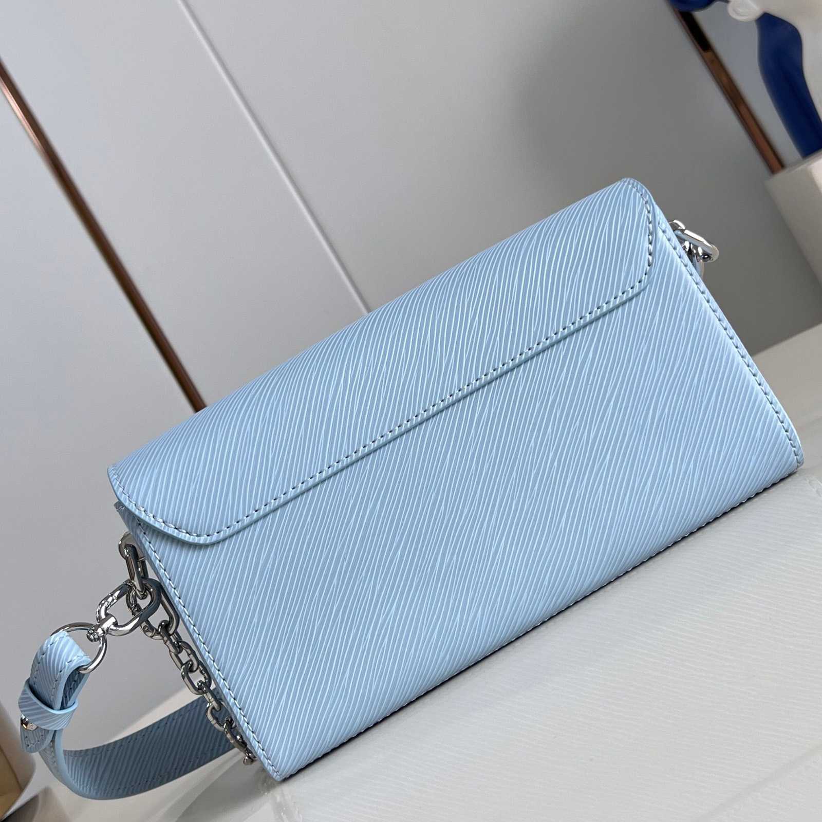 Louis Vuitton Twist West   M24566 - DopestKickz