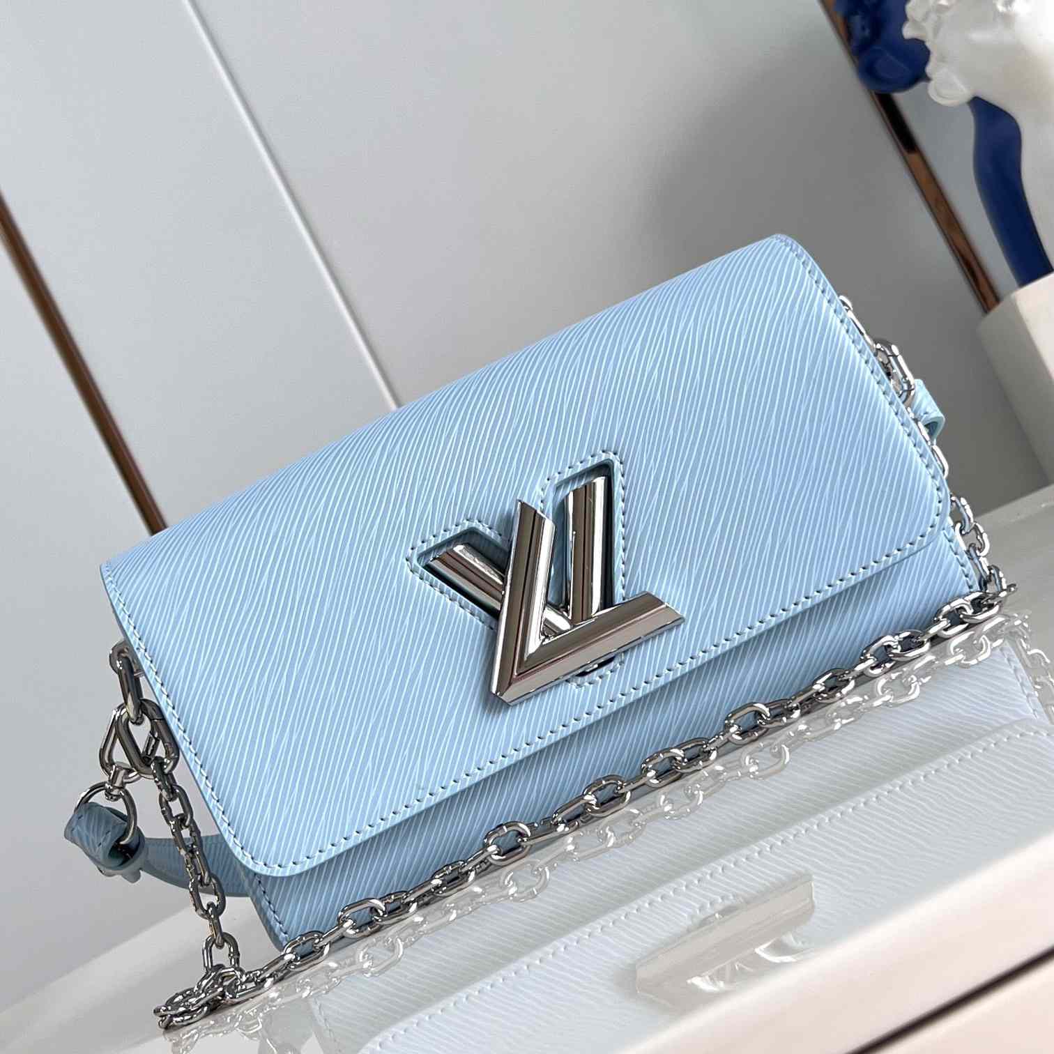 Louis Vuitton Twist West   M24566 - DopestKickz