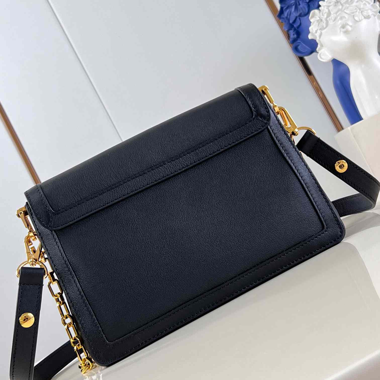 Louis Vuitton Dauphine Soft MM   M25209 - DopestKickz