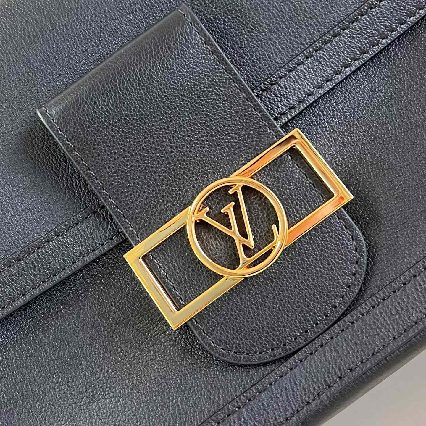 Louis Vuitton Dauphine Soft MM   M25209 - DopestKickz