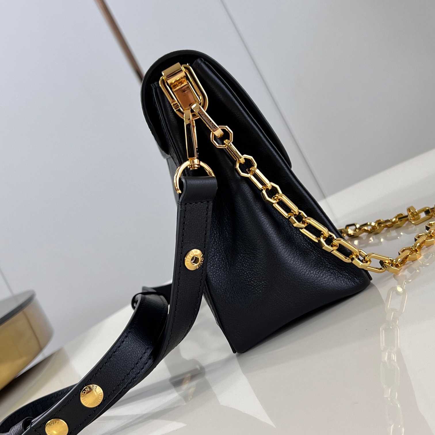 Louis Vuitton Dauphine Soft MM   M25209 - DopestKickz