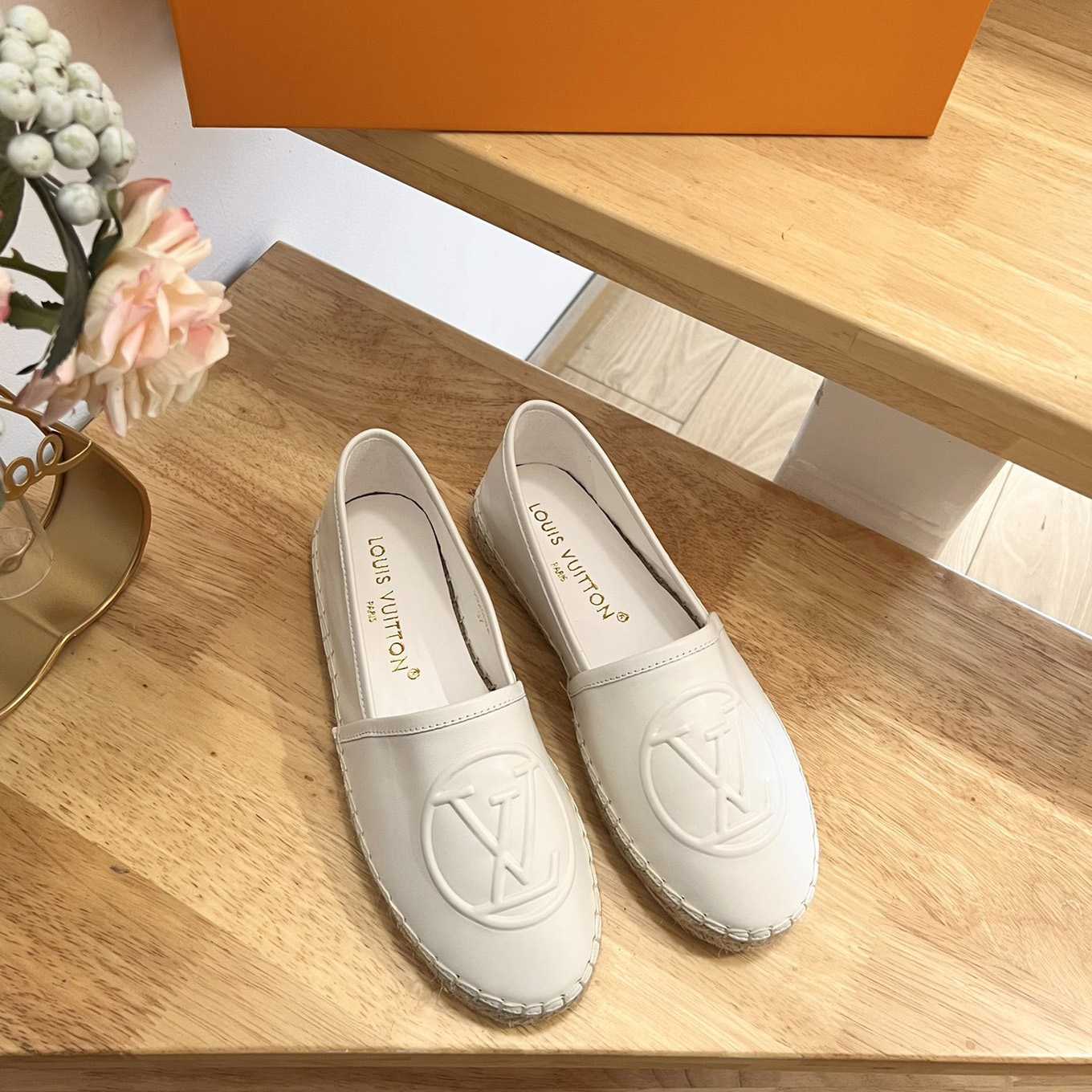 Louis Vuitton Starboard Flat Espadrille      1ABVLU - DopestKickz