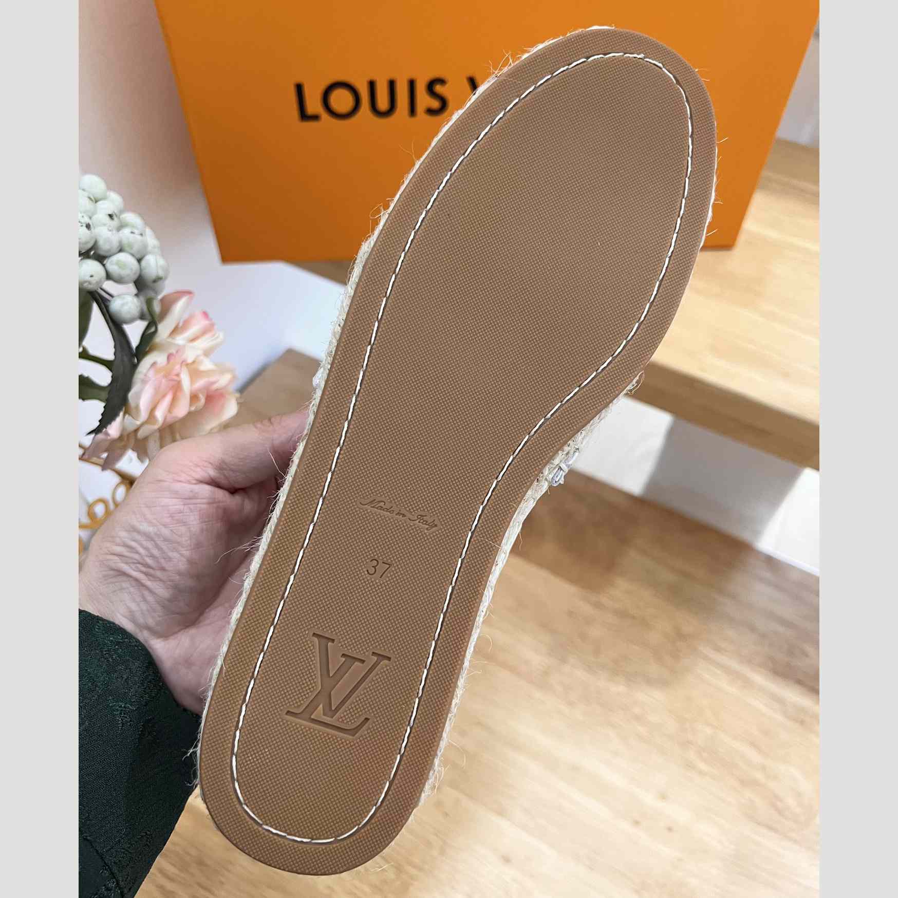 Louis Vuitton Starboard Flat Espadrille      1ABVLU - DopestKickz