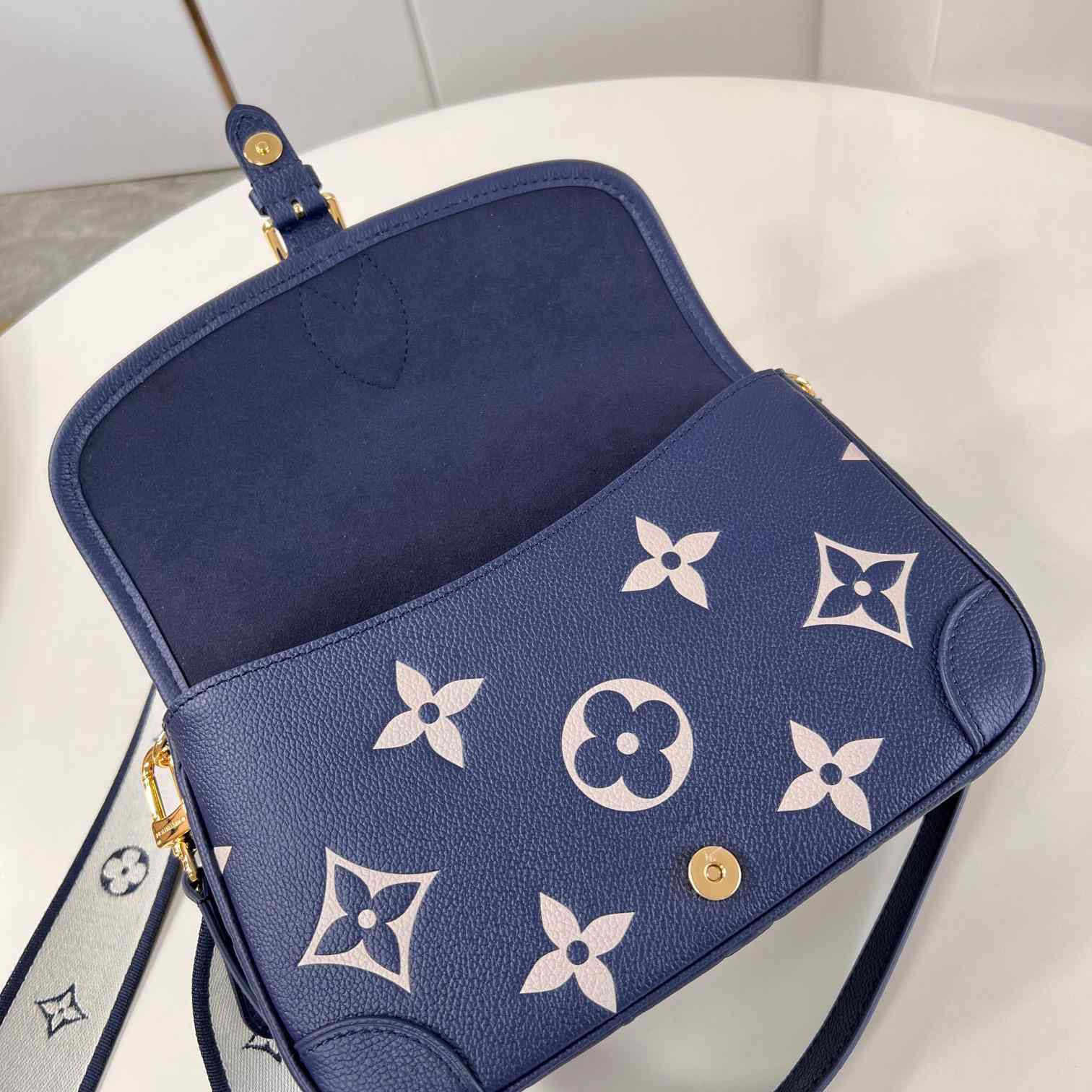 Louis Vuitton Diane   M47161 - DopestKickz