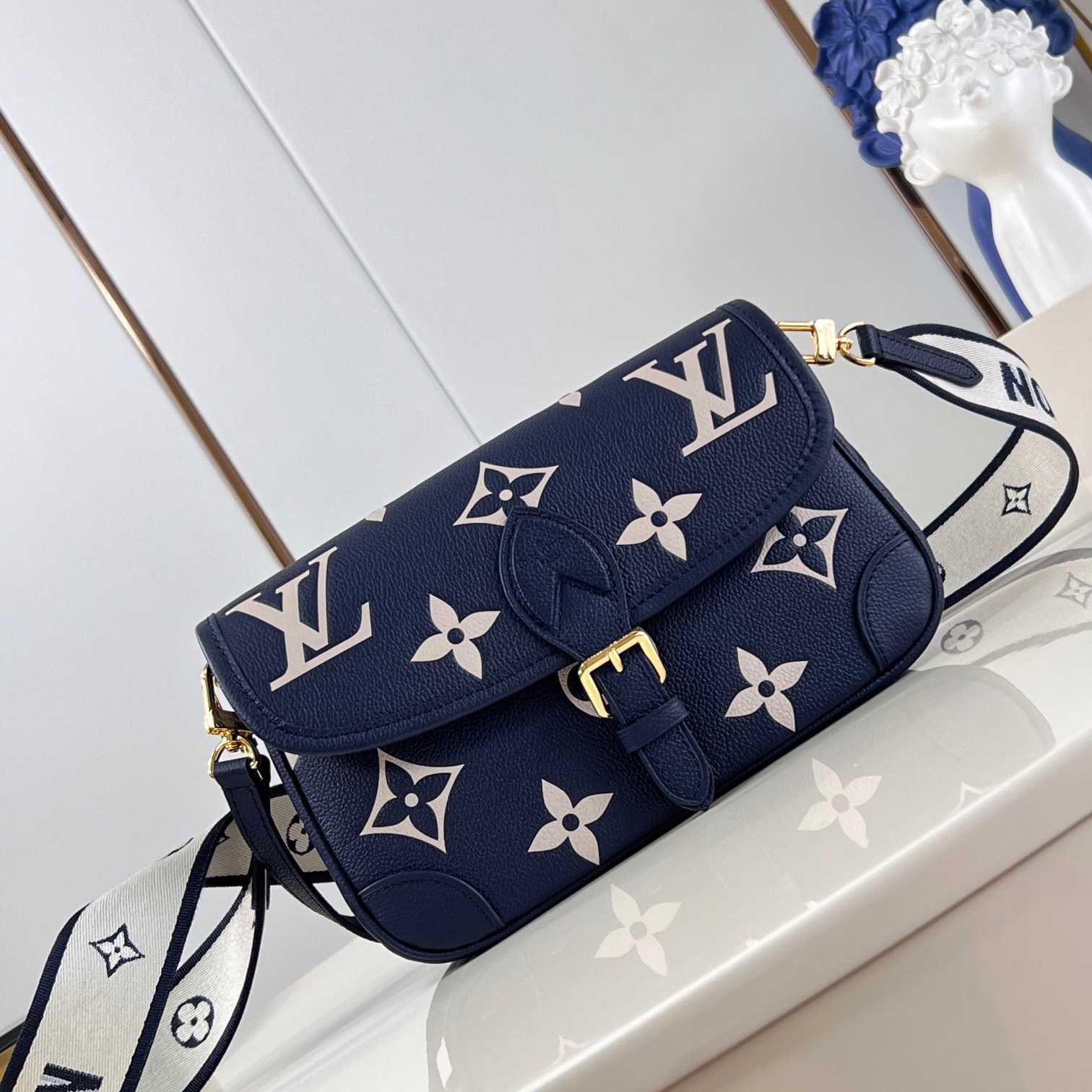 Louis Vuitton Diane   M47161 - DopestKickz