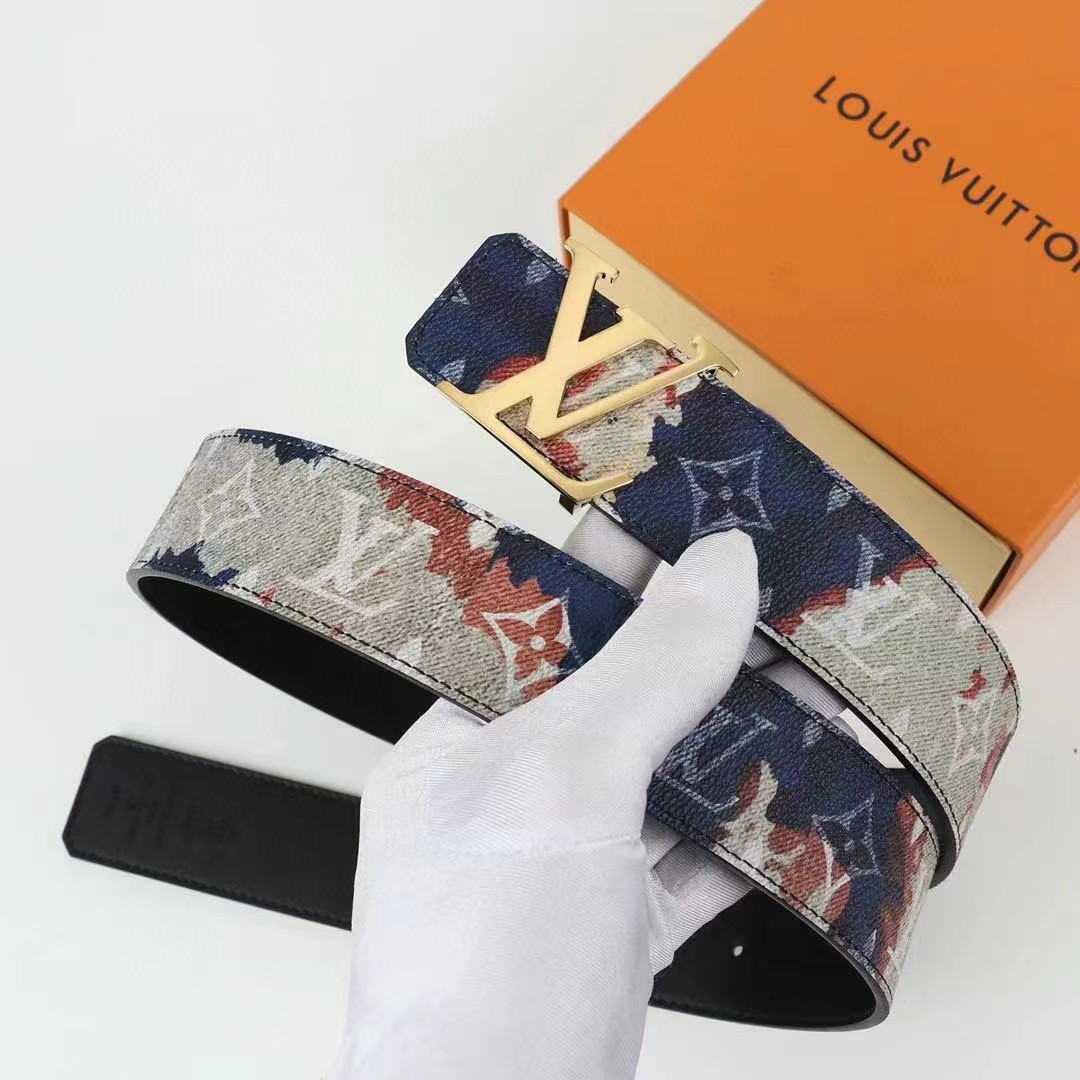 Louis Vuitton LV Initiales 40MM Reversible Belt     M8402S - DopestKickz