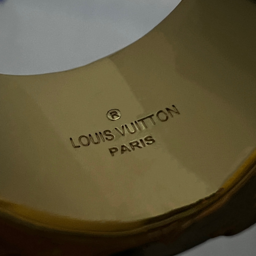 Louis Vuitton LV Rope Ring    M1543L - DopestKickz