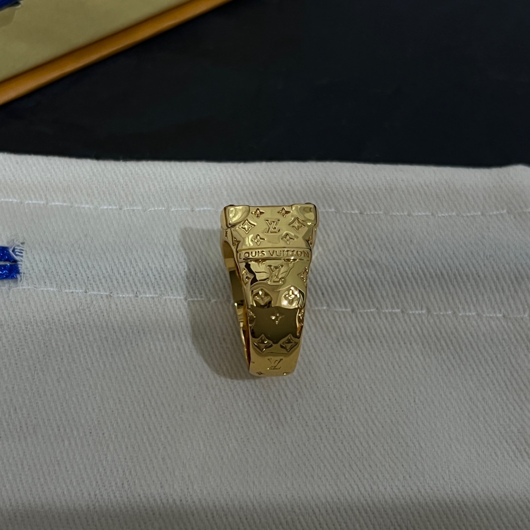 Louis Vuitton LV Rope Ring    M1543L - DopestKickz