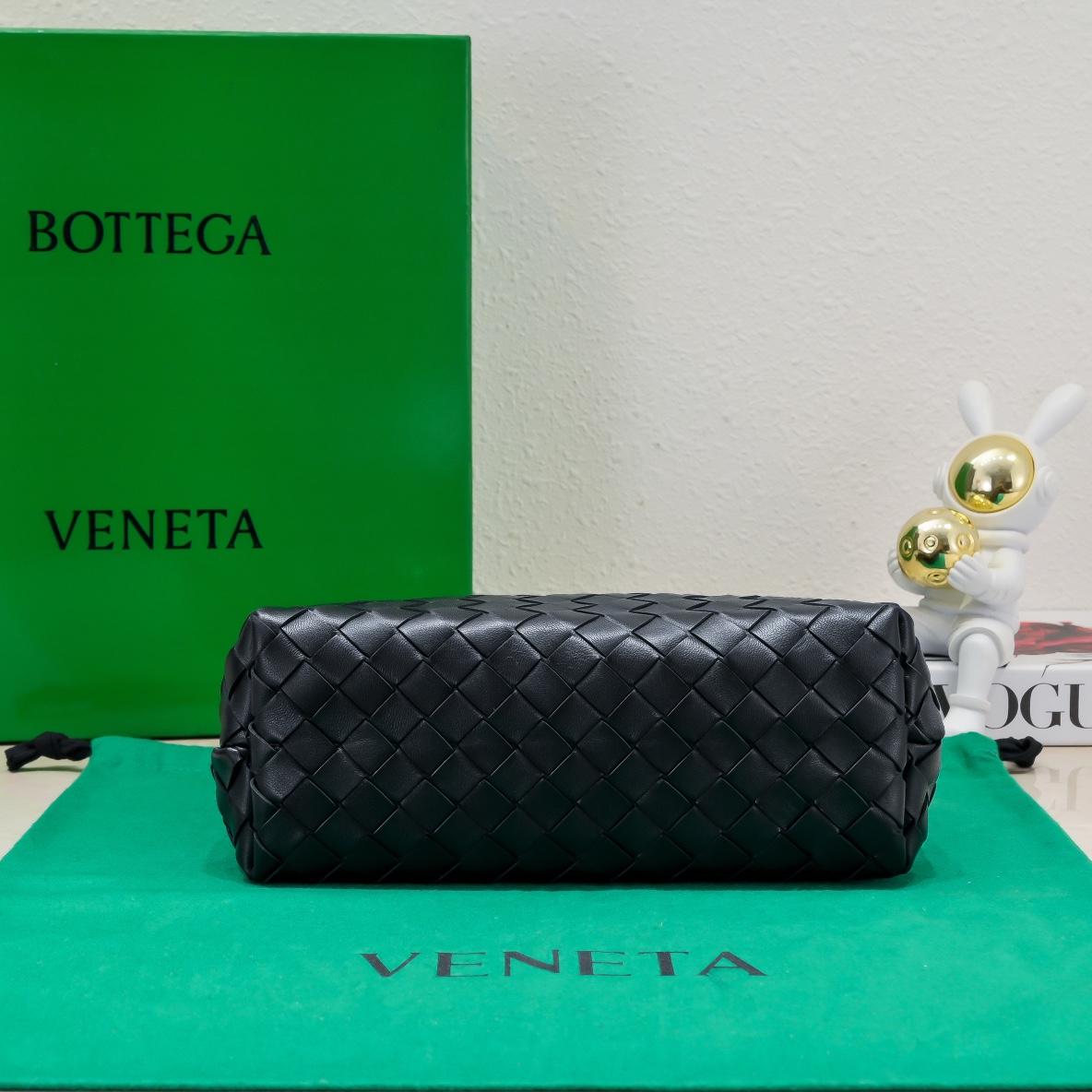 Bottega Veneta Small Andiamo With Chain - DopestKickz