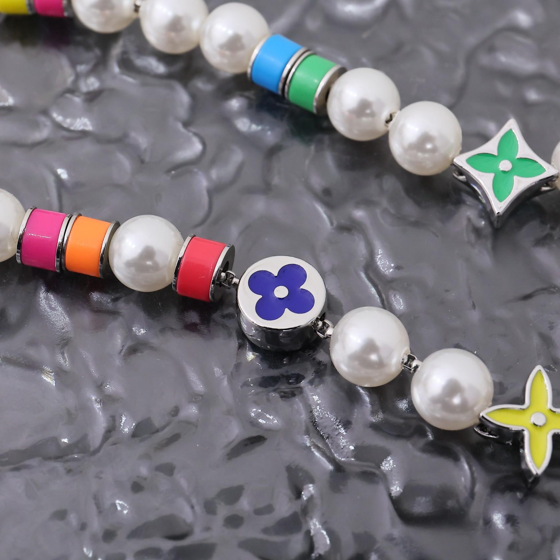 Louis Vuitton MNG Pearls Party Necklace   M01500 - DopestKickz