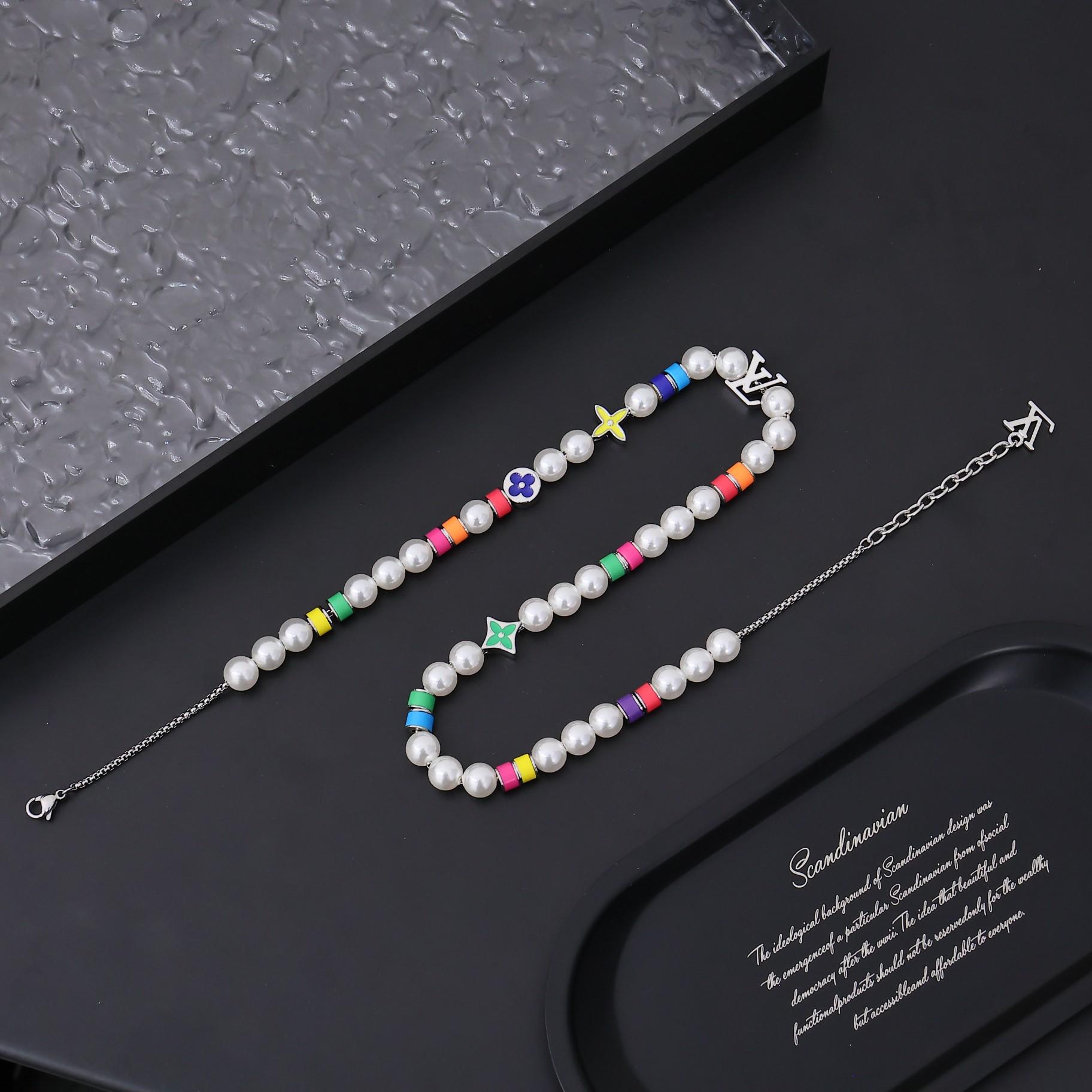 Louis Vuitton MNG Pearls Party Necklace   M01500 - DopestKickz