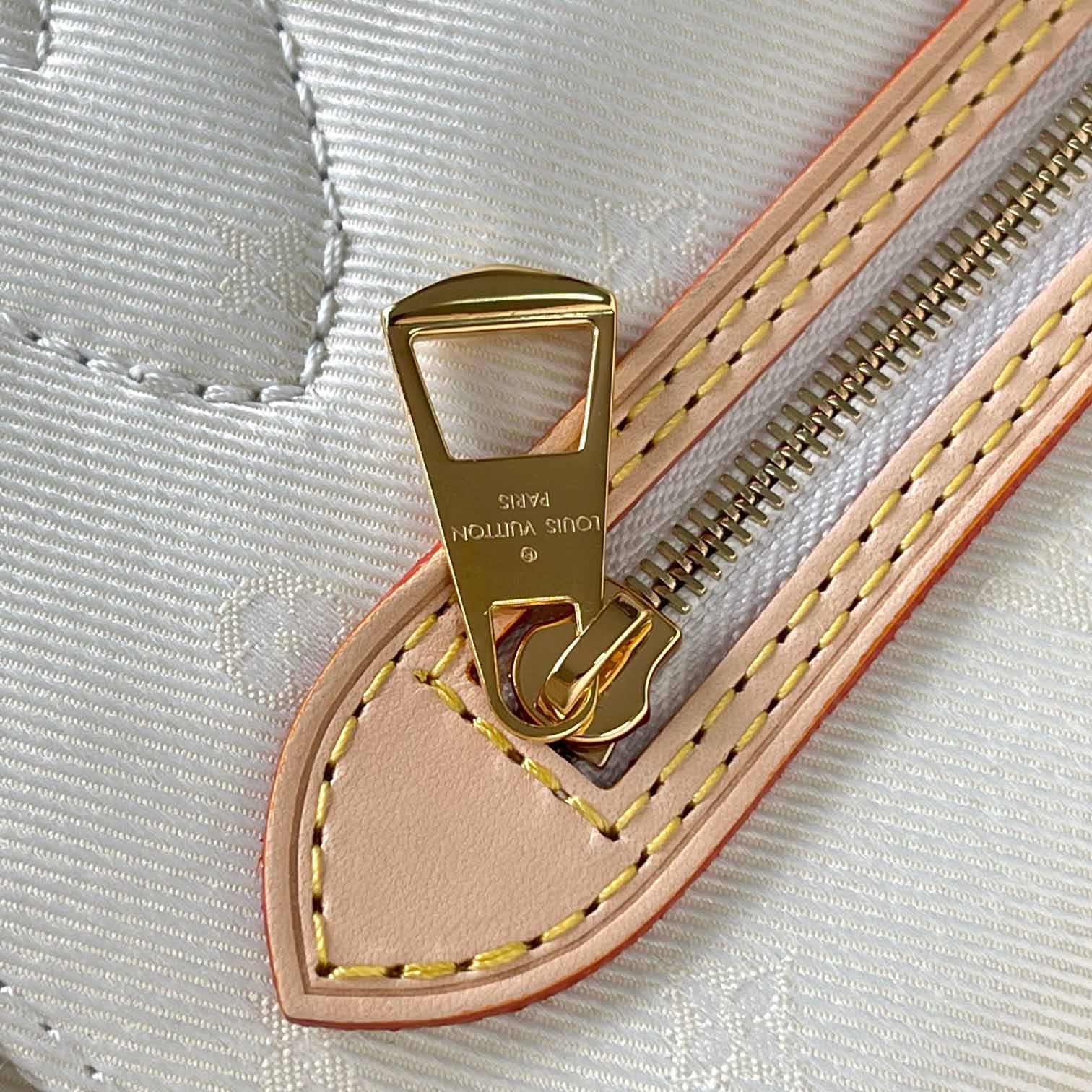 Louis Vuitton Neverfull MM   M24905 - DopestKickz