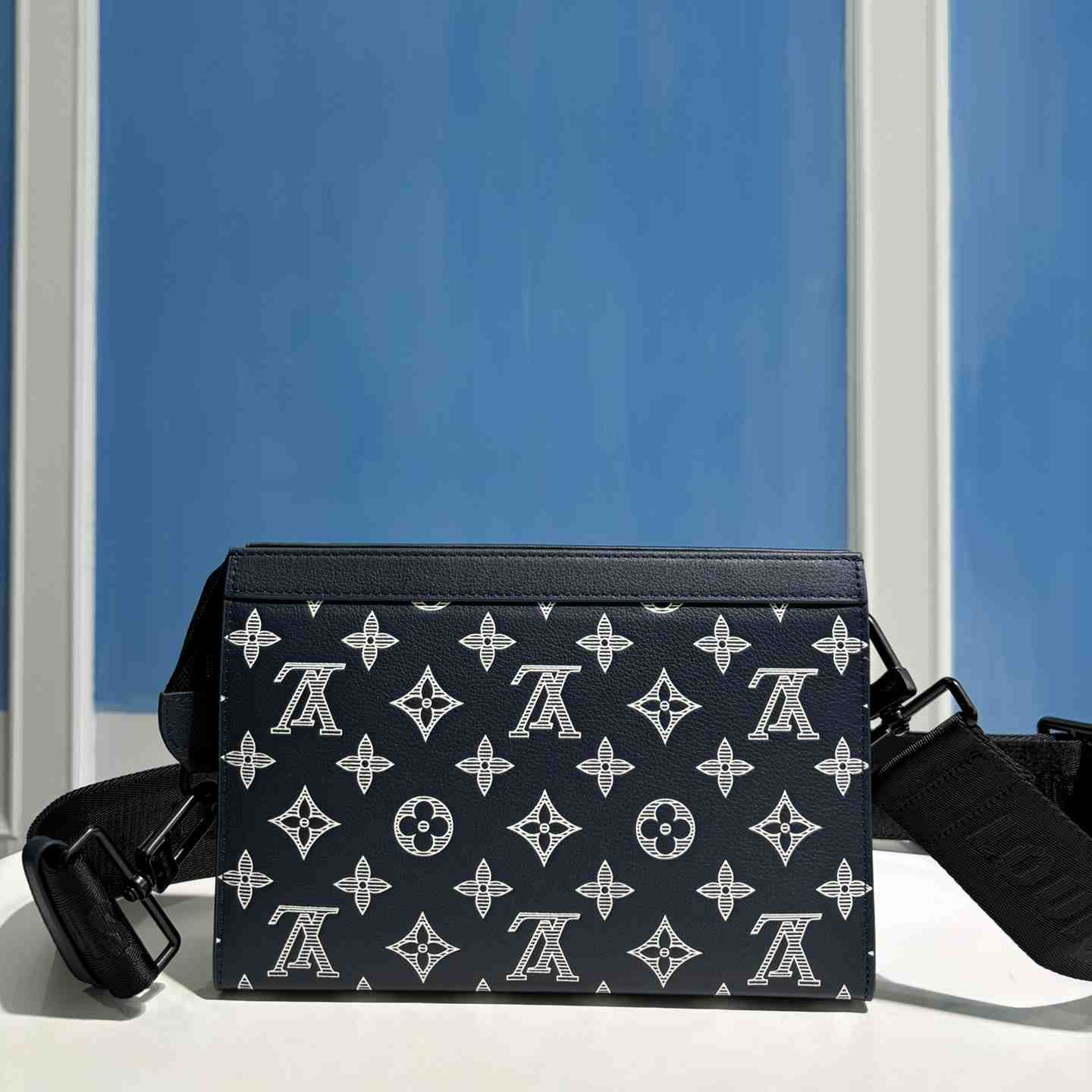 Louis Vuitton Gaston Wearable Wallet   M83384 - DopestKickz