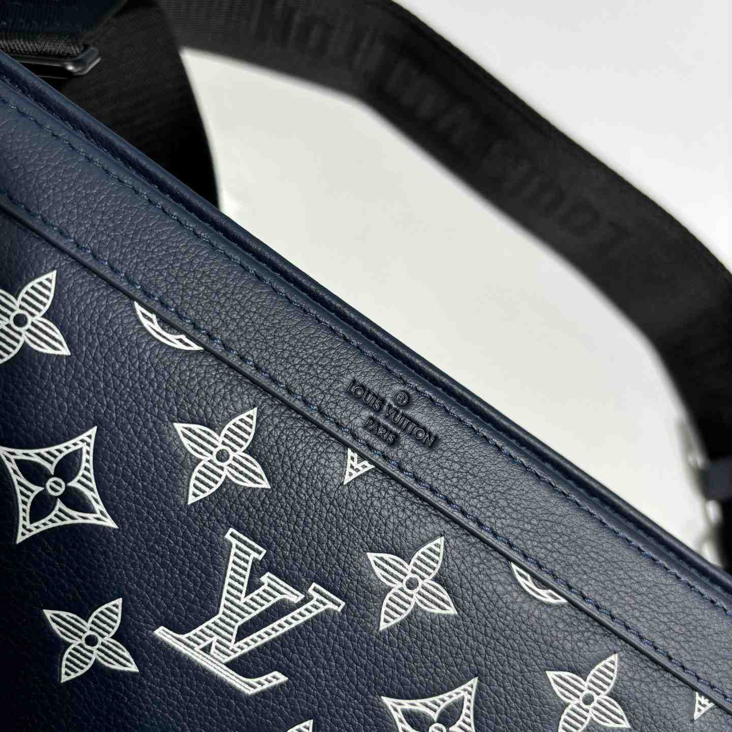 Louis Vuitton Gaston Wearable Wallet   M83384 - DopestKickz