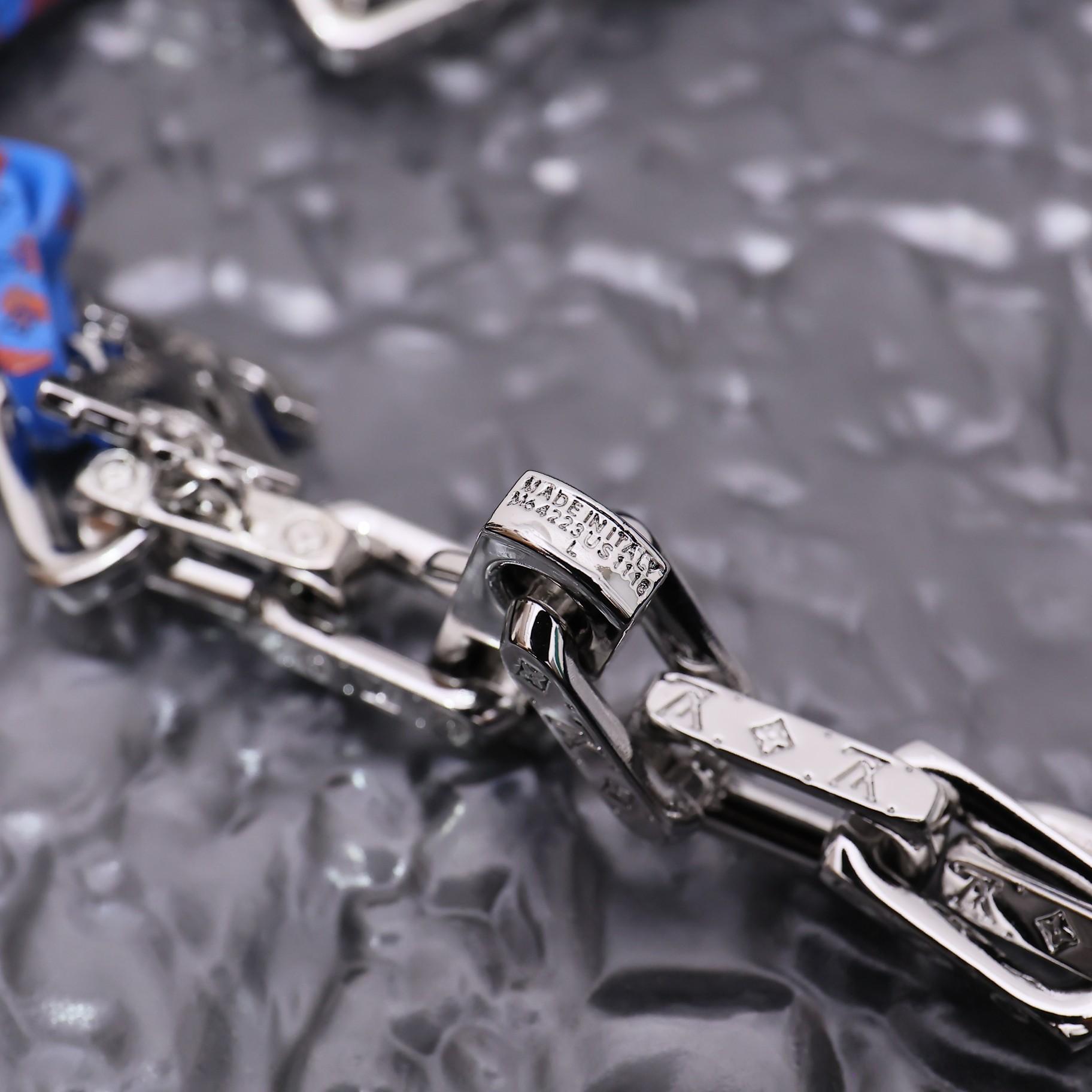 Louis Vuitton Monogram Chain Necklace   M01494 - DopestKickz