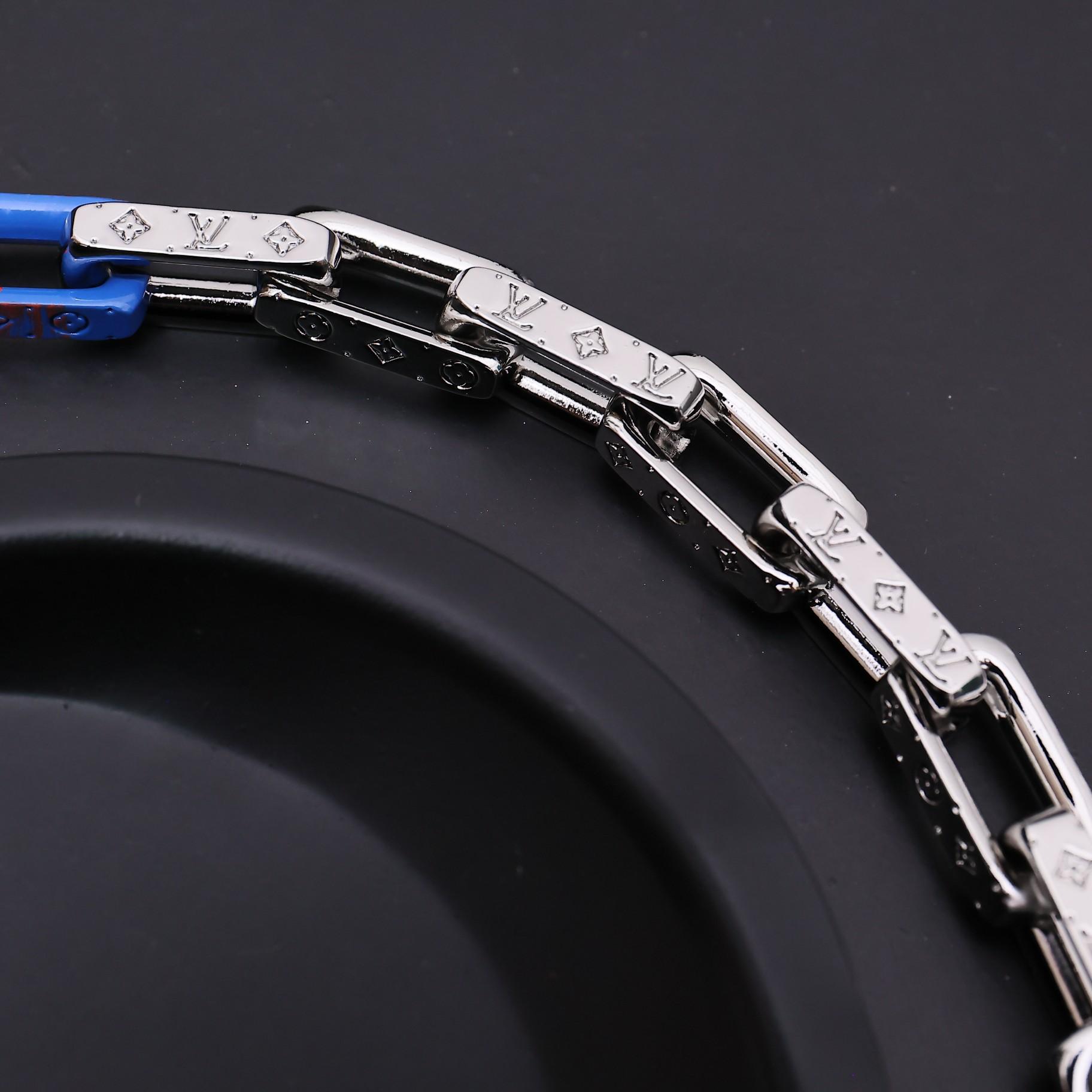 Louis Vuitton Monogram Chain Necklace   M01494 - DopestKickz