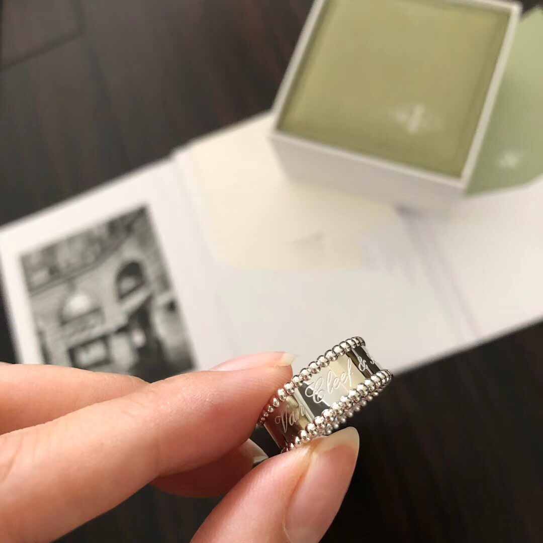 Van Cleef & Arpels Ring - DopestKickz