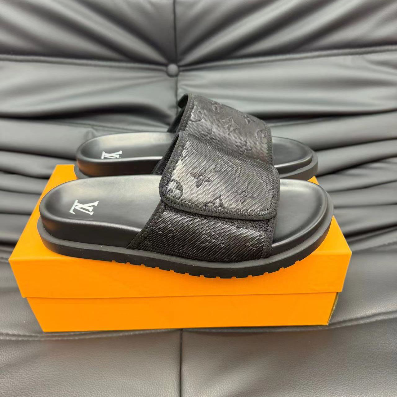 Louis Vuitton Miami Mule         1A9Z60 - DopestKickz