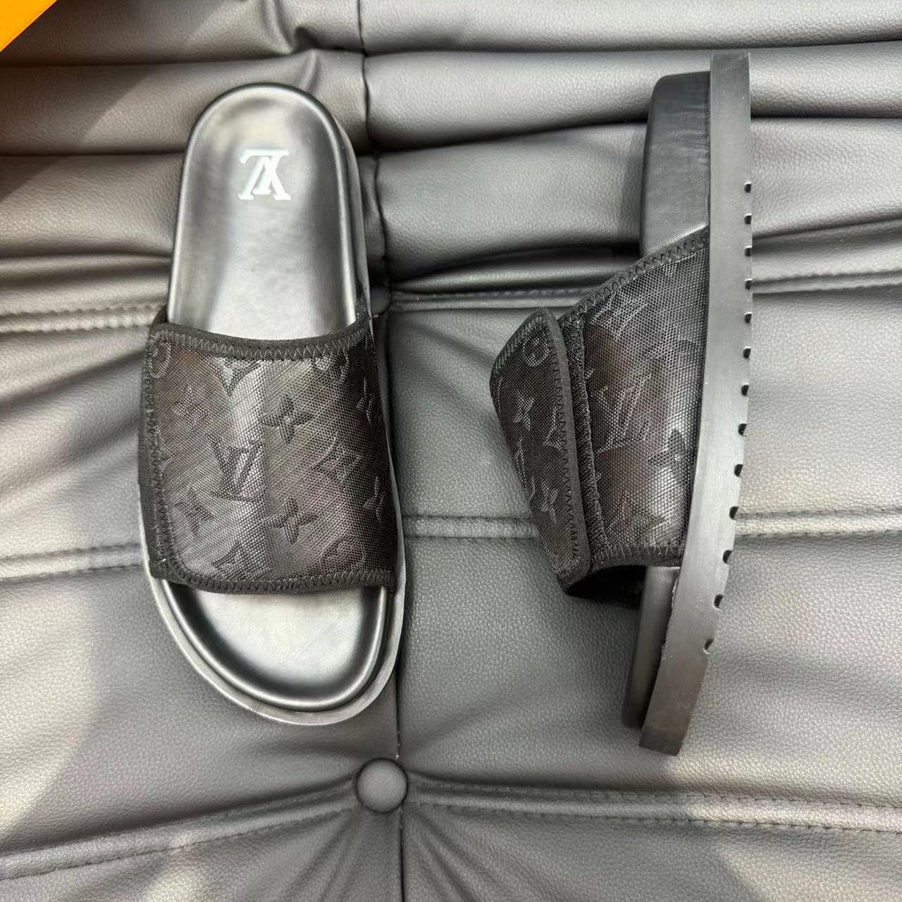 Louis Vuitton Miami Mule         1A9Z60 - DopestKickz