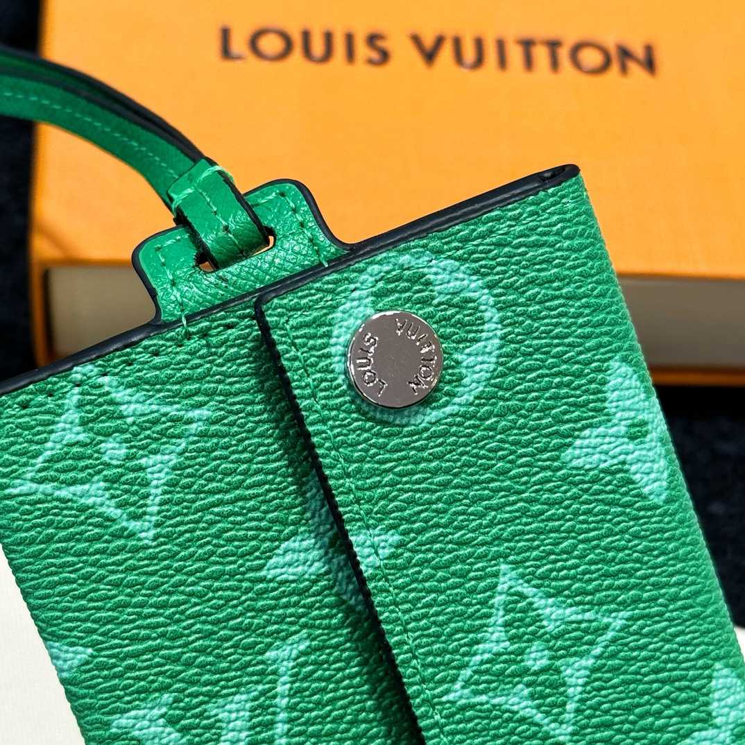 Louis Vuitton Card Holder Necklace  M83153 - DopestKickz