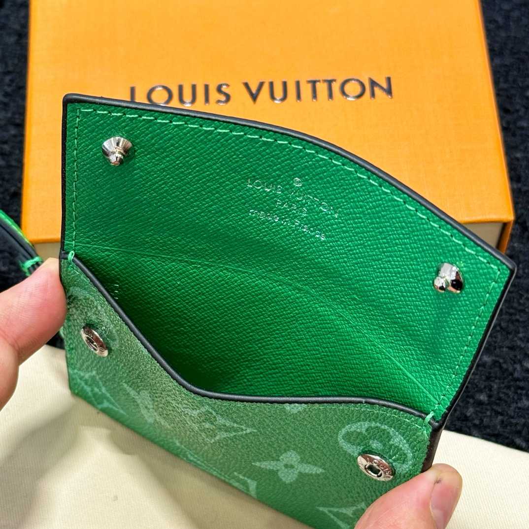 Louis Vuitton Card Holder Necklace  M83153 - DopestKickz