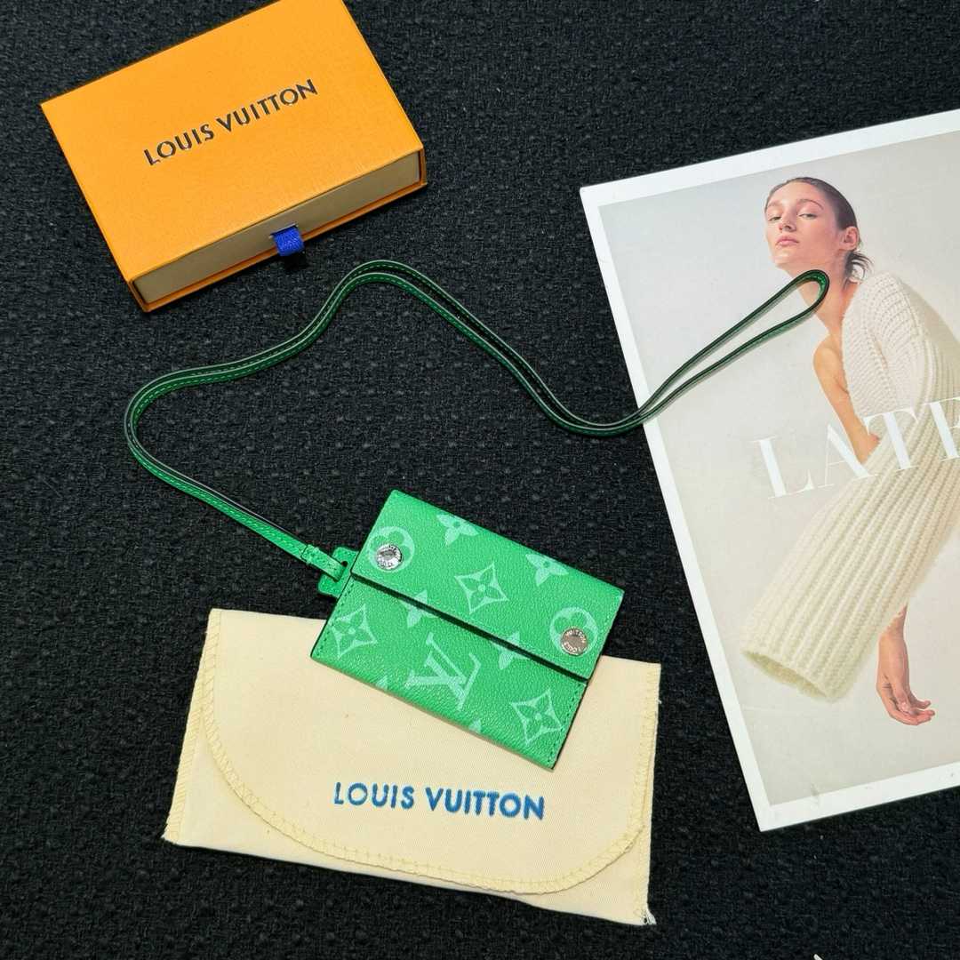 Louis Vuitton Card Holder Necklace  M83153 - DopestKickz