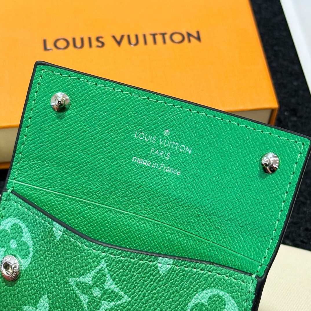 Louis Vuitton Card Holder Necklace  M83153 - DopestKickz