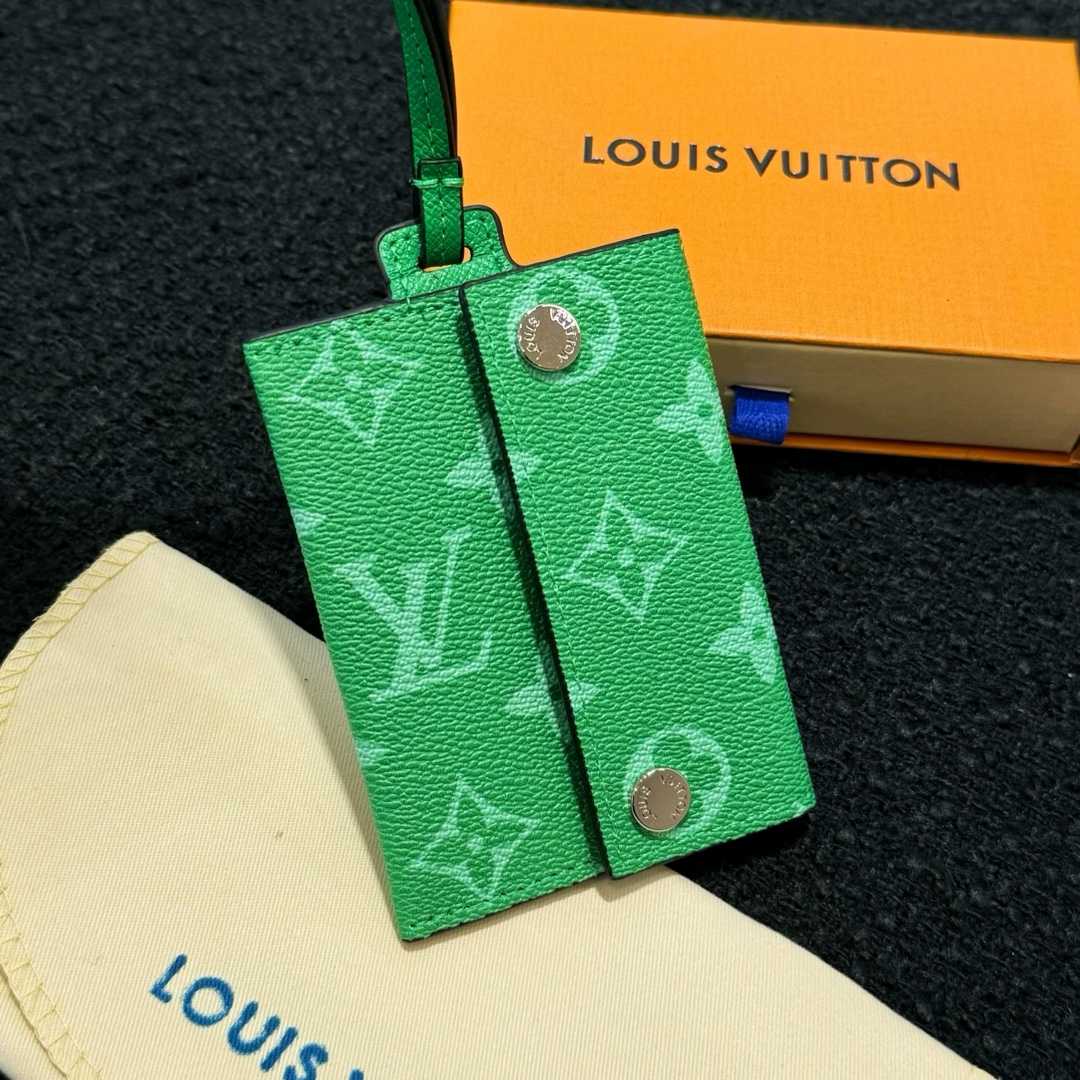 Louis Vuitton Card Holder Necklace  M83153 - DopestKickz