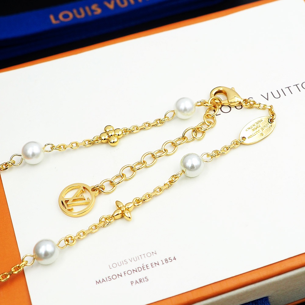 Louis Vuitton Louisa Necklace   M01610 - DopestKickz