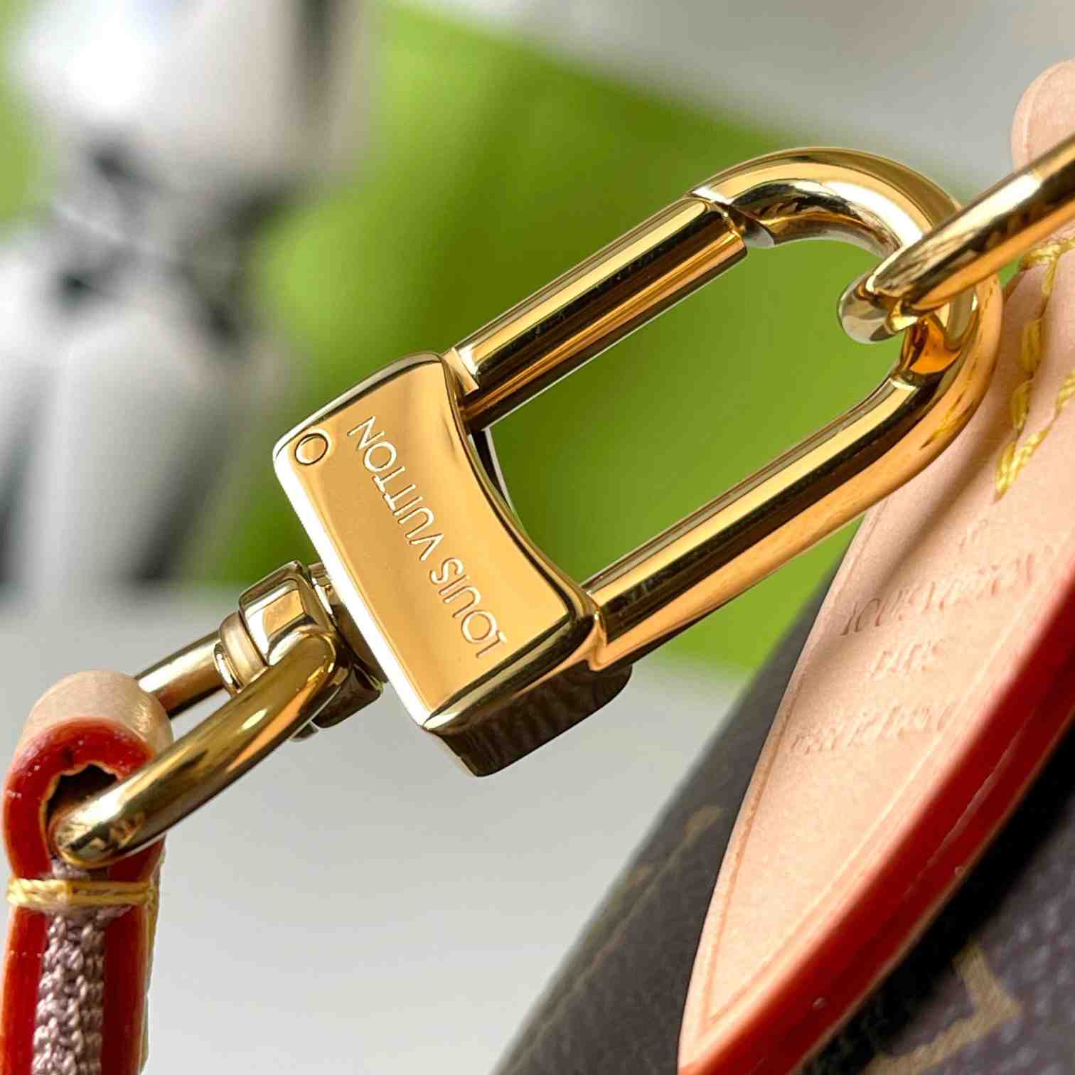 Louis Vuitton Speedy Bandoulière 20   M46222 - DopestKickz