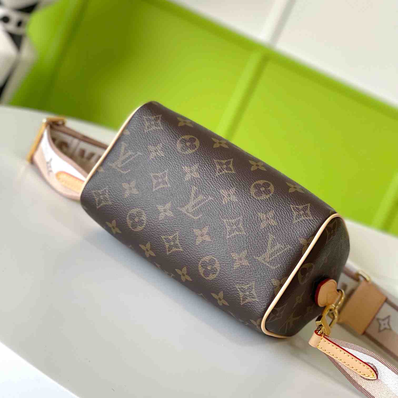 Louis Vuitton Speedy Bandoulière 20   M46222 - DopestKickz